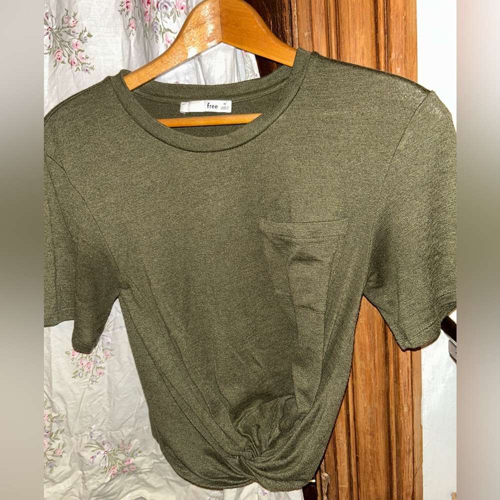 Wilfred Olive Green Short Sleeve Pocket Tee Front Knot